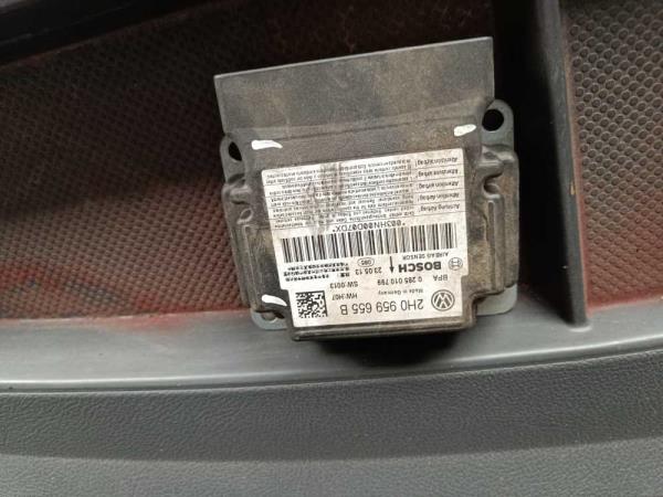 AIRBAG KIT VW CADDY 10/2010-2015 - Vue 2